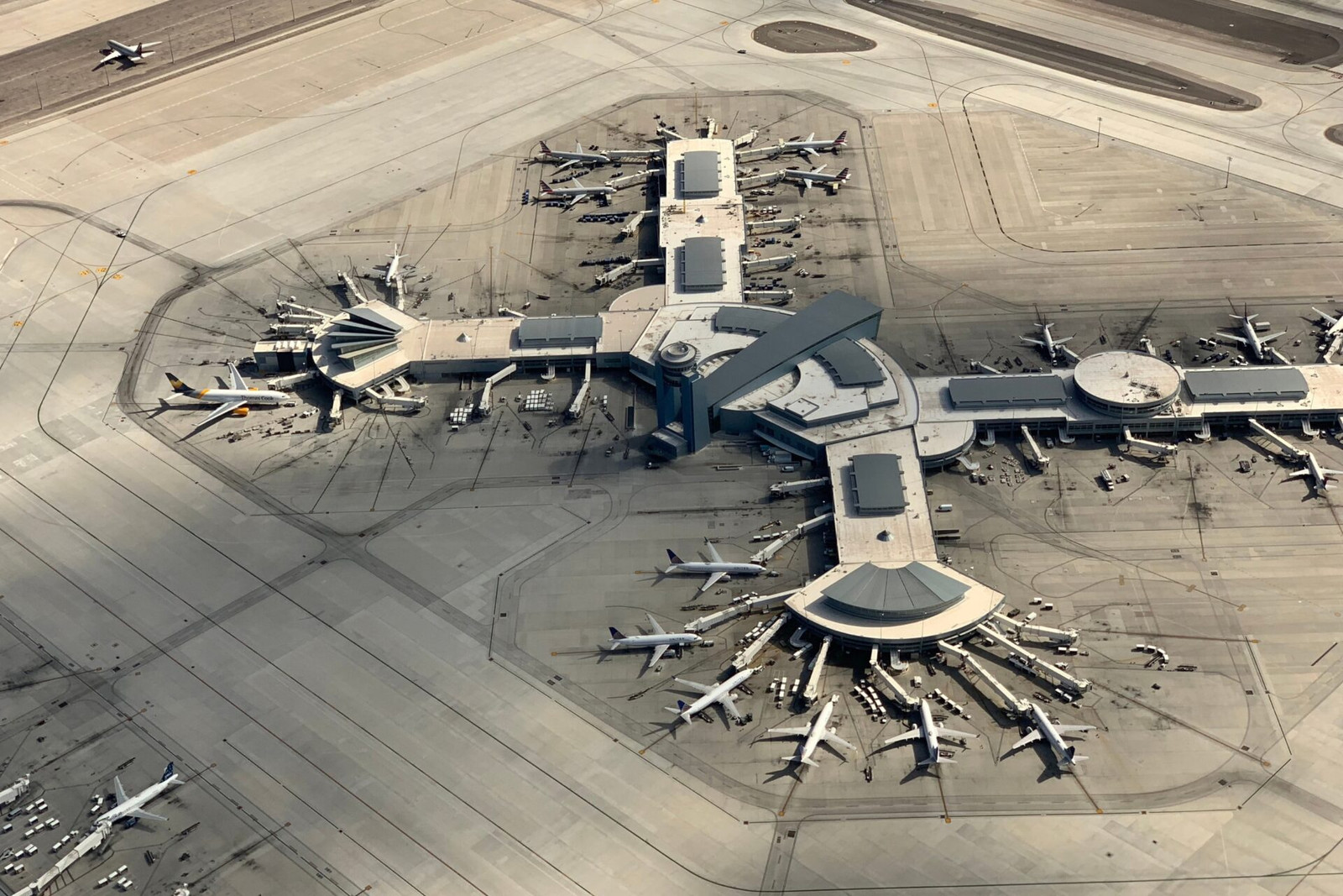 Aviation workforce gaps: Can your workforce move with the season?