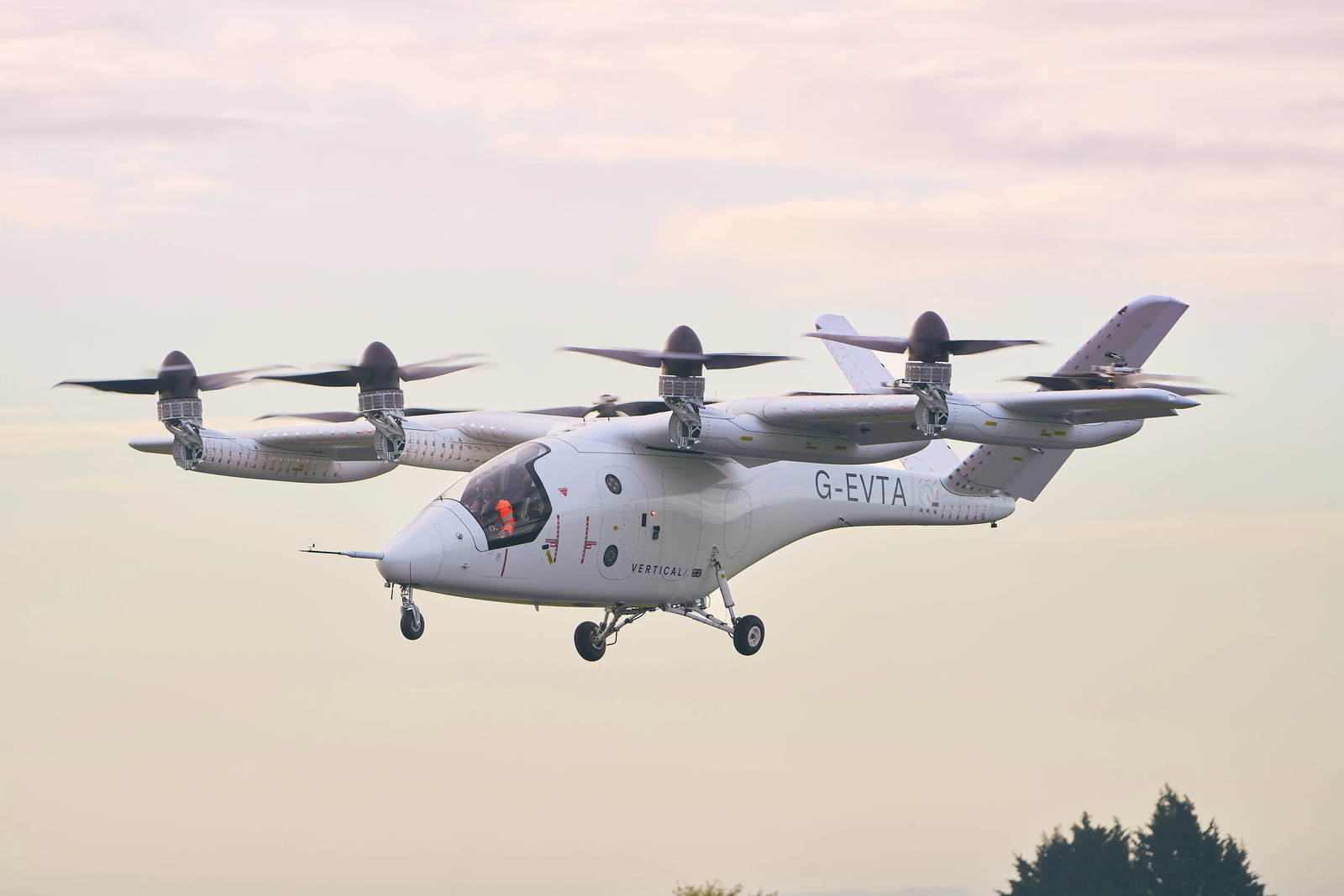 Autonomous, VTOL Aircraft Tech Debuts at Oshkosh, Farnborough