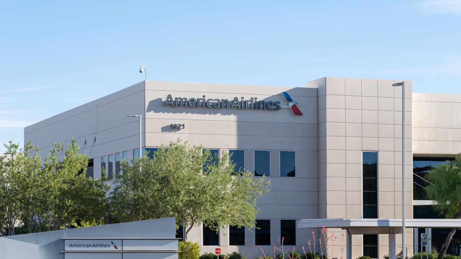 American Airlines To Pay $200,000 To Former Employee Over Blind Discrimination Lawsuit