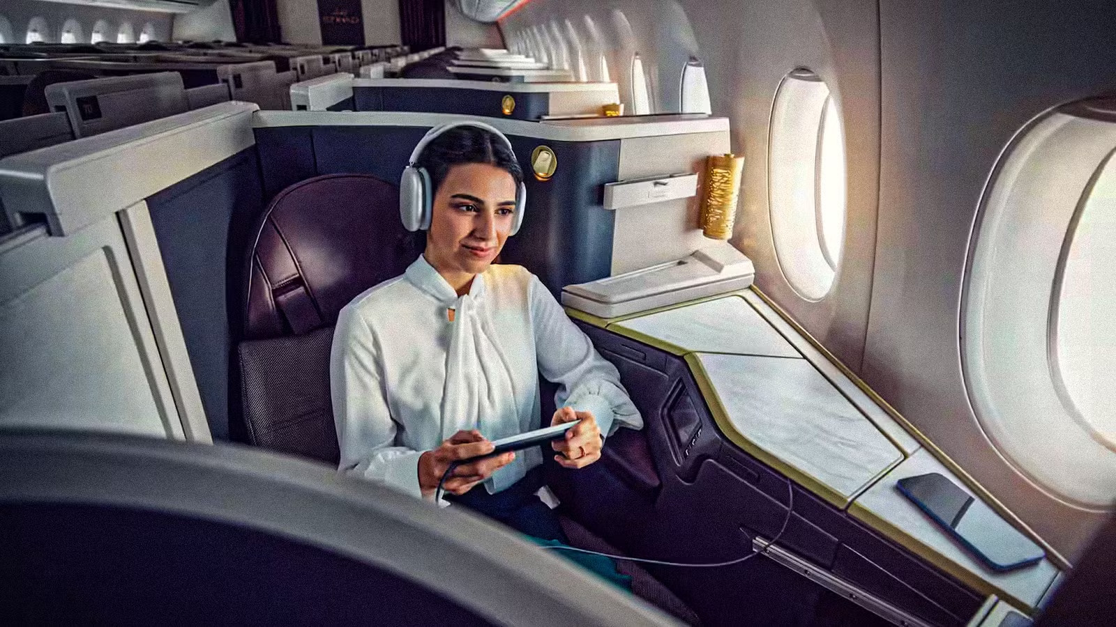 Here's How Much A Business Class Ticket On Etihad Airways' Airbus A350 Actually Costs In 2026