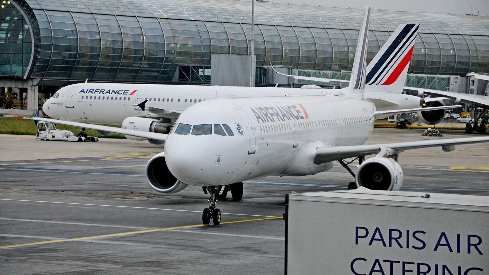 "Low Usage": Air France Denies Paris Business Class Lounge Sauna Used As 'Sex Den'