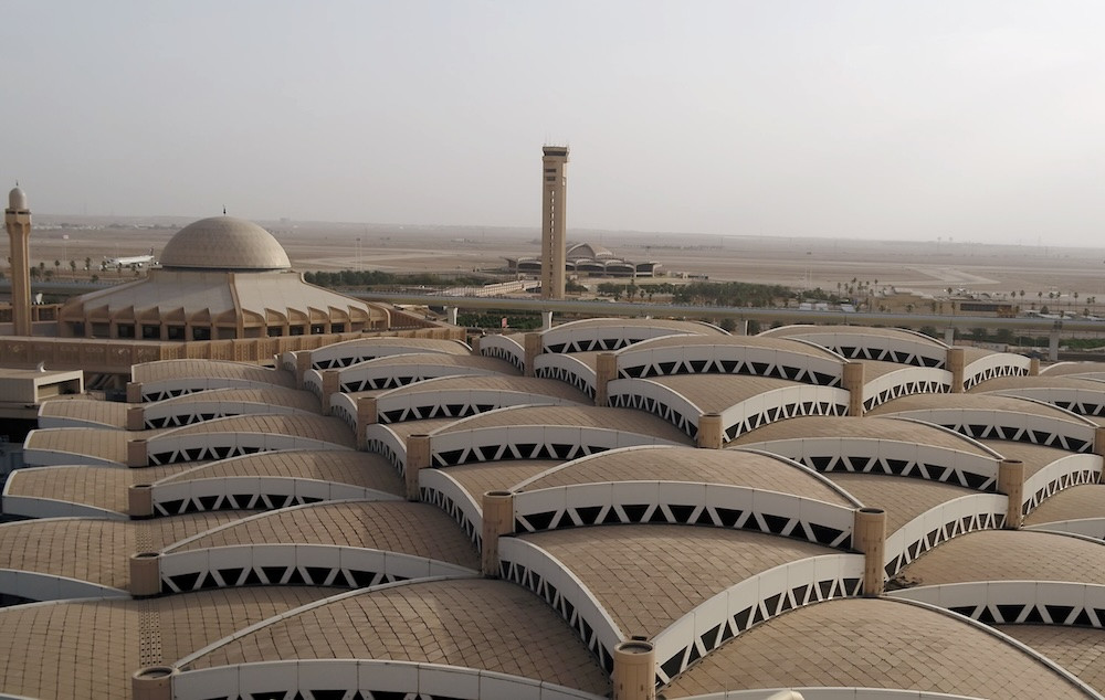 Houthi paramilitary group warns international airlines to cease using Saudi Arabian airspace