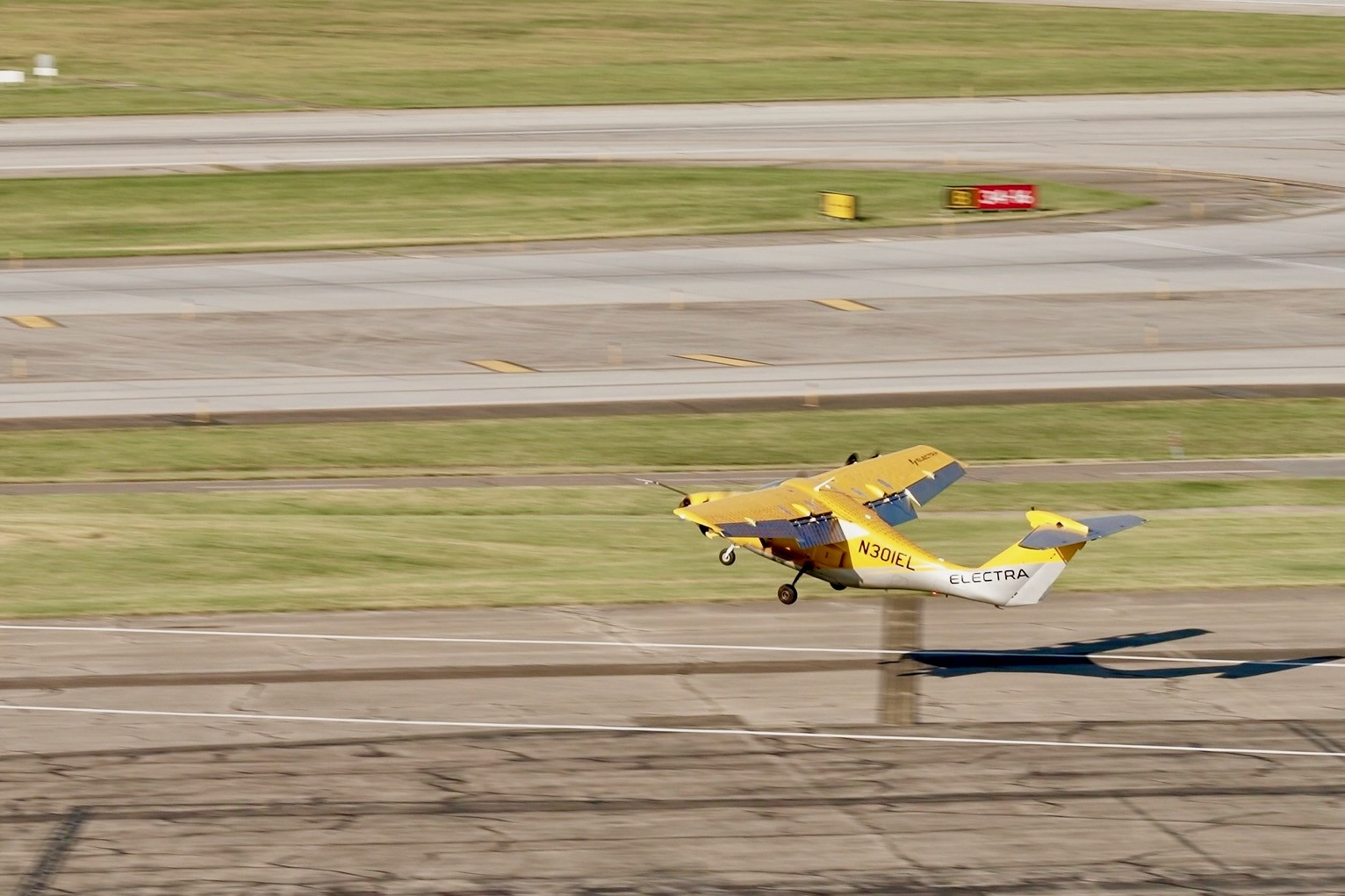 A wild ride for passengers? Electra tests helicopter-style airport operations