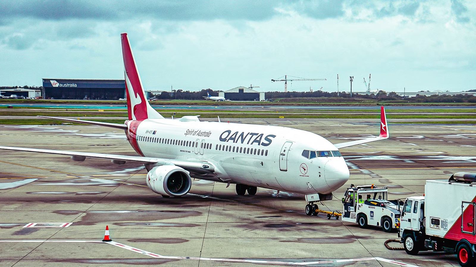 Here's How Qantas Is Choreographing The End Of Its Boeing 737 Era Without Grounding Pilots