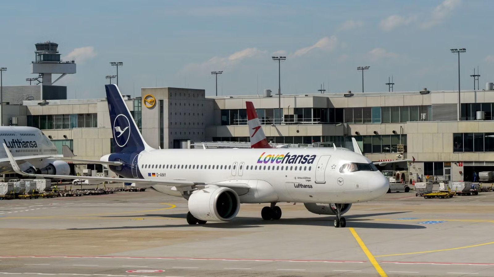 1st Of 850 Jets: Lufthansa To Launch High-Speed Starlink WiFi On Airbus A320neo In 9 Days