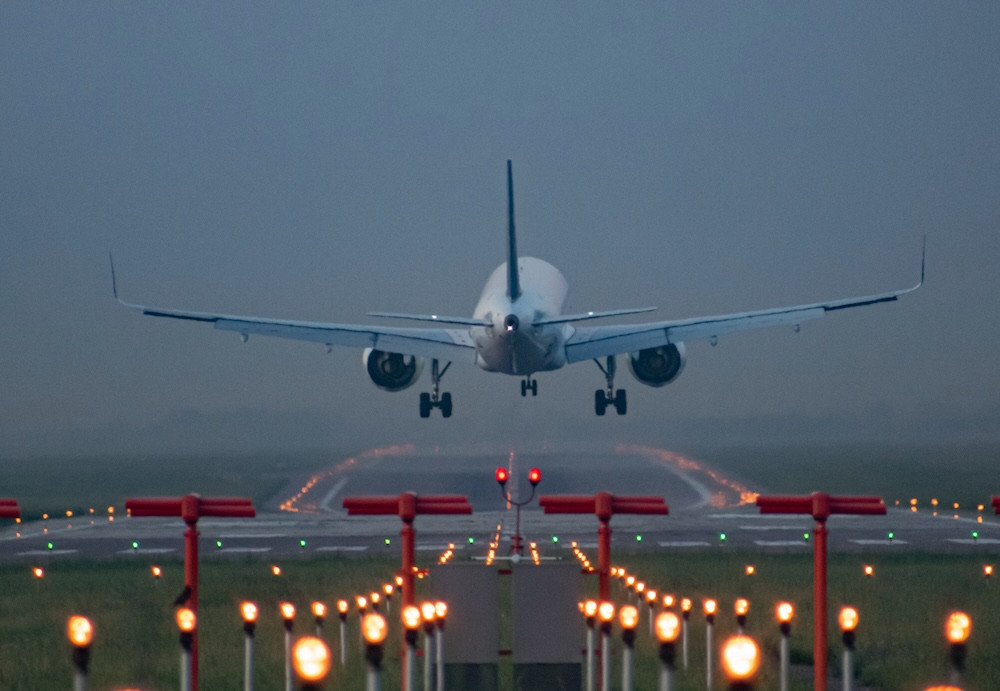 UK regulator concerned over rise in decisions to continue unstable approaches
