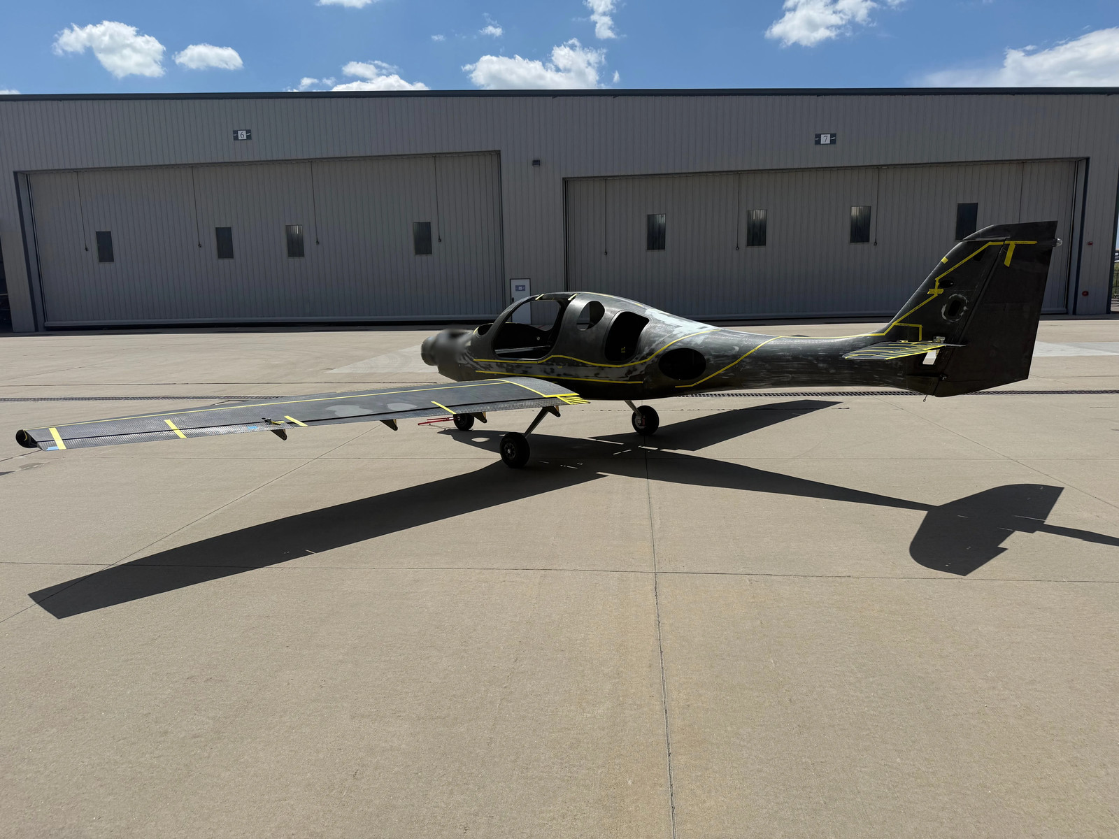 Bye Aerospace eFlyer 2 Completes First Flight