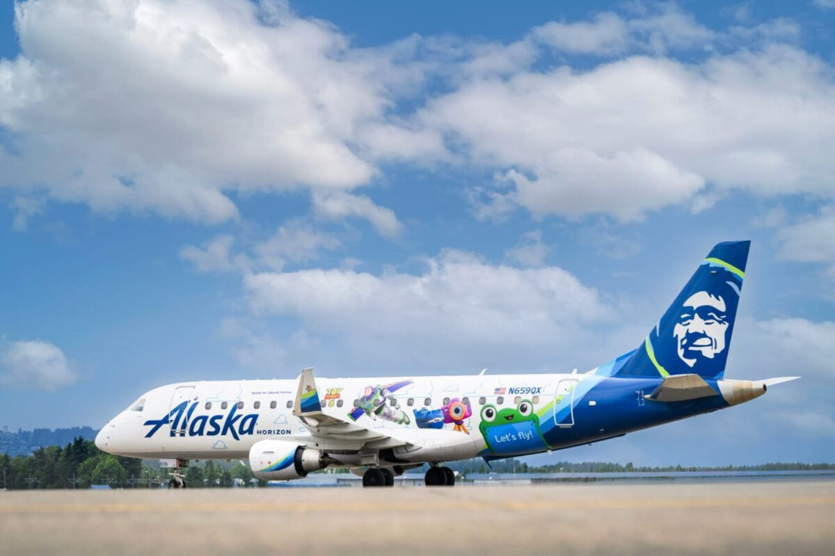 Horizon Air pilots accuse employer of ‘corporate greed’ as staff hold picket
