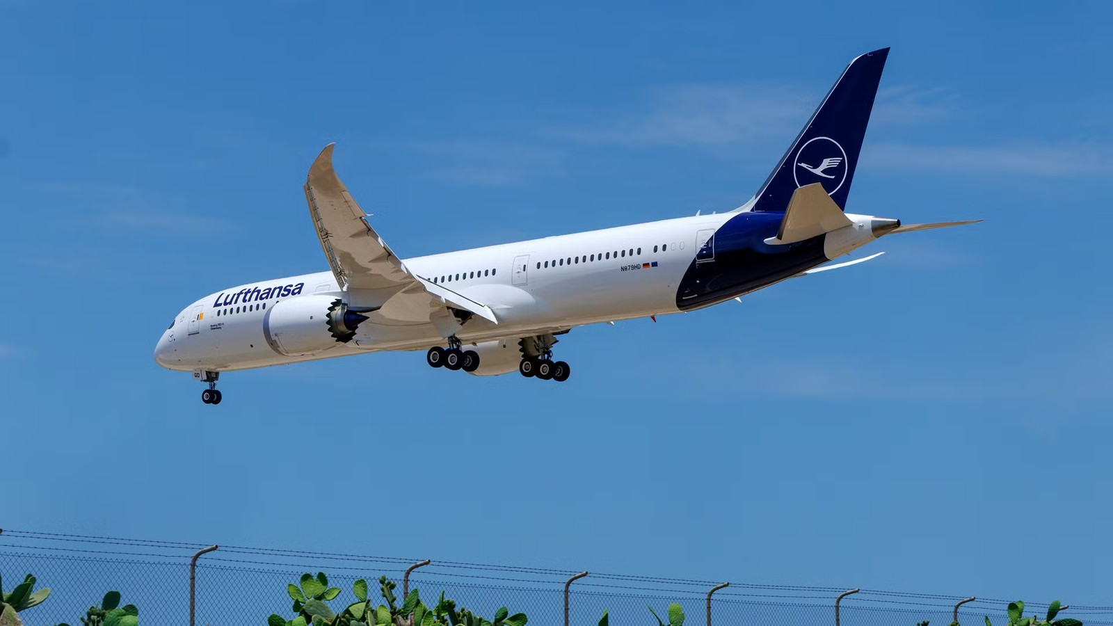 Luxury In Economy? Lufthansa Reveals Amenity Kits On Long-Haul Coach Flights