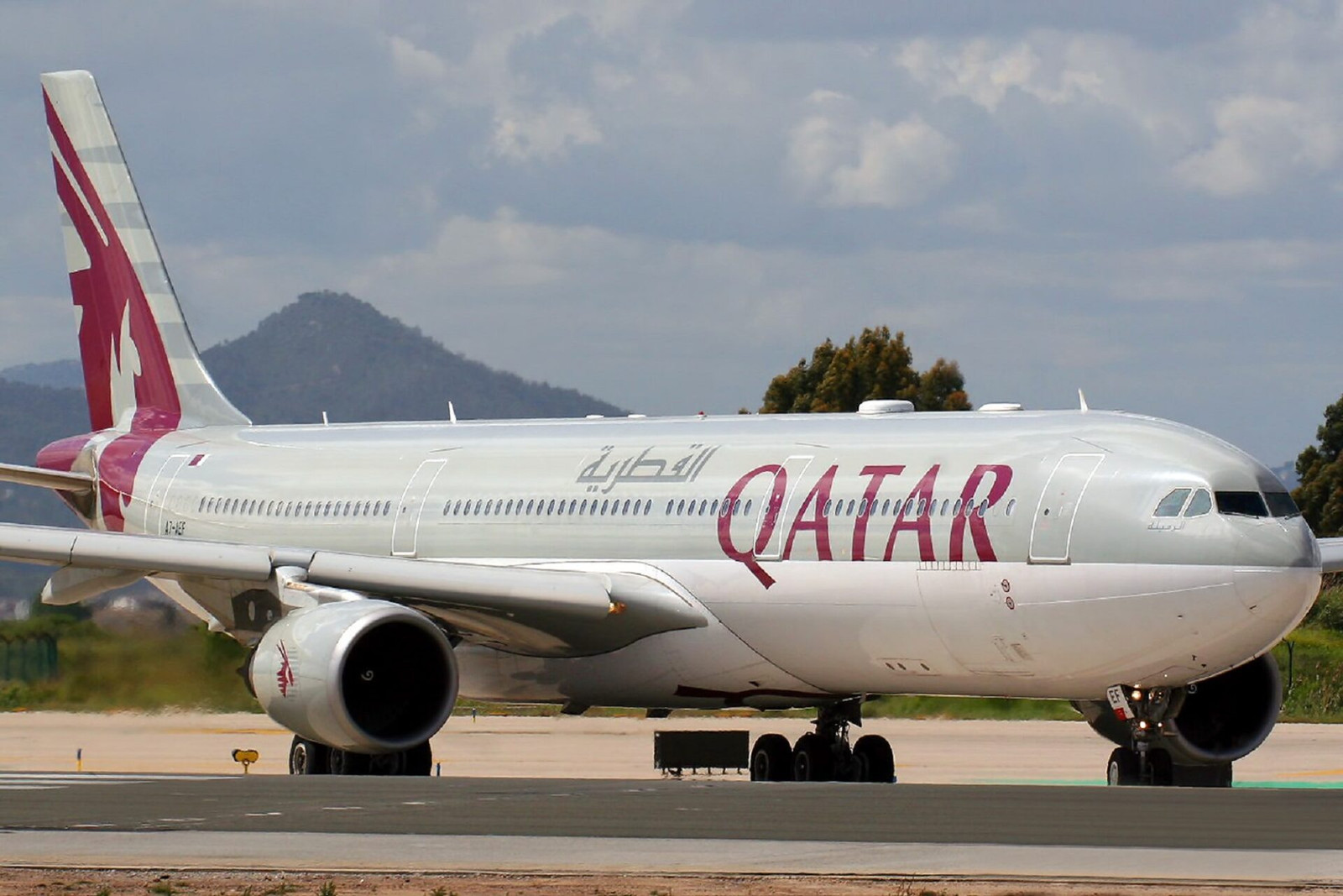 Qatar Airways retires A330 passenger fleet, sends pilots to RwandAir