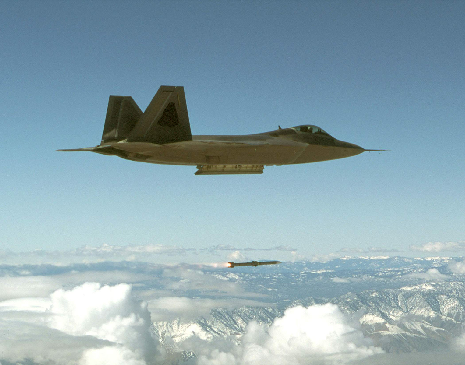 Lockheed to expand production of secretive AIM-260 long-range air-to-air missile