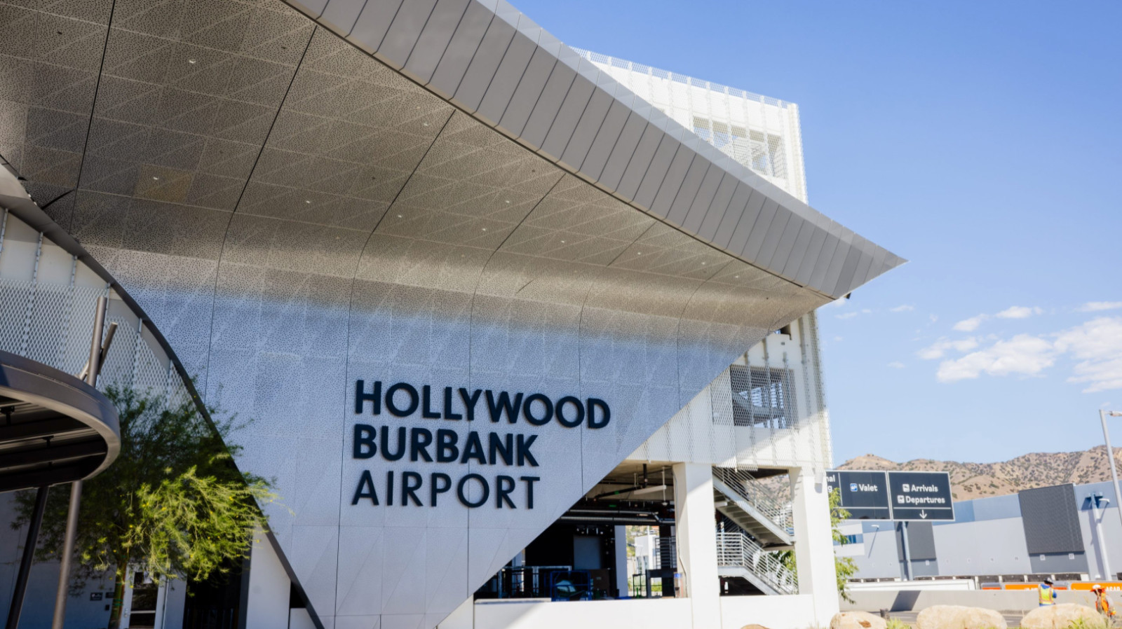 Hollywood Burbank Opens New, $1.3B Terminal