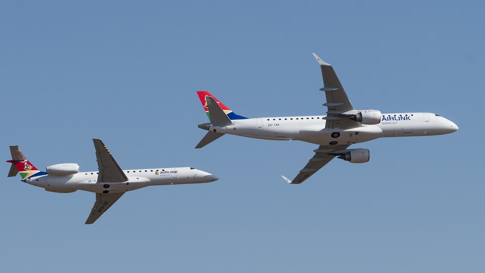 Within 50 Feet: 2 Airlink E-Jets Only Just Clear Cape Town Stadium In Viral Flyover
