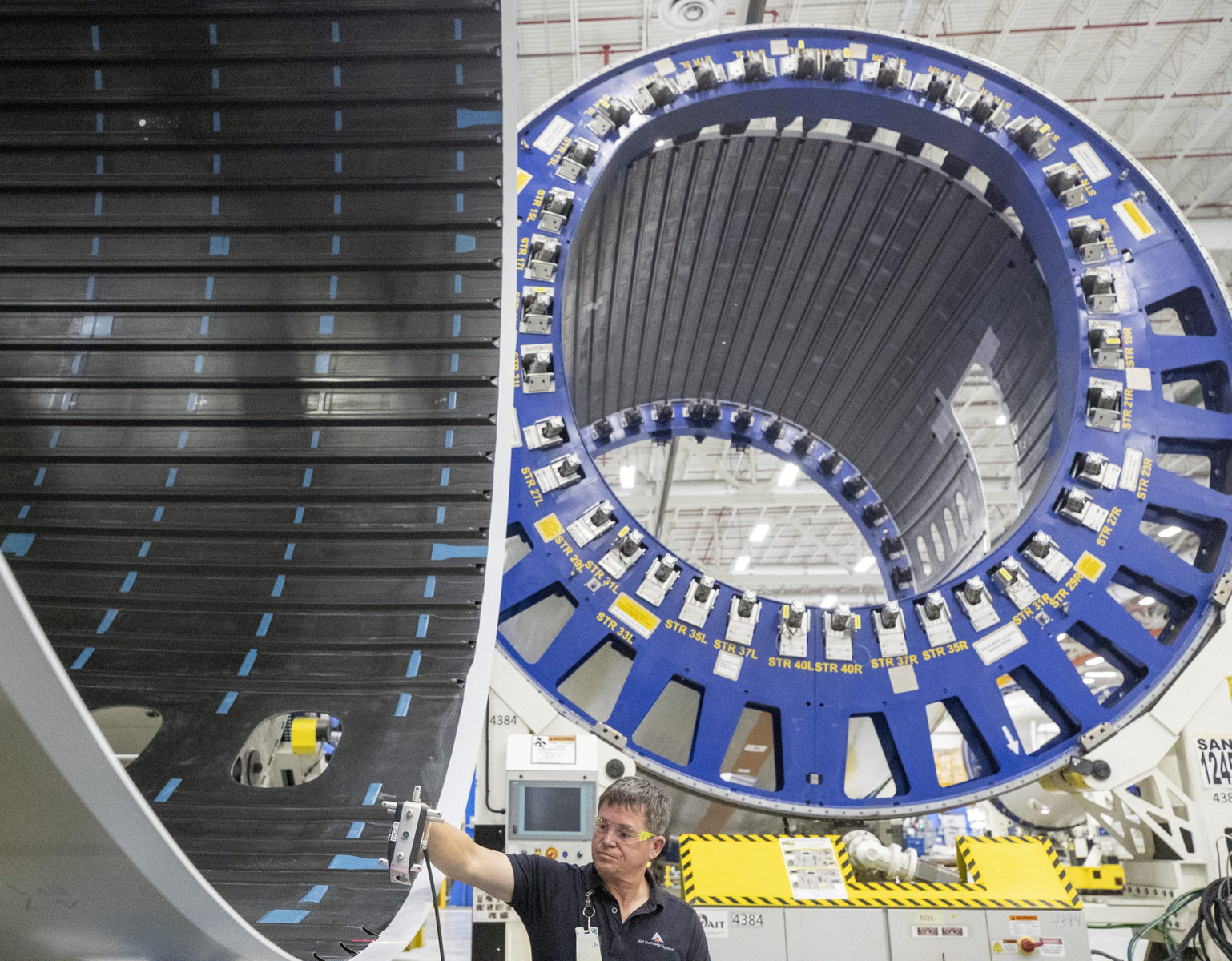 The next narrowbody big question: Will the fuselage go composite?