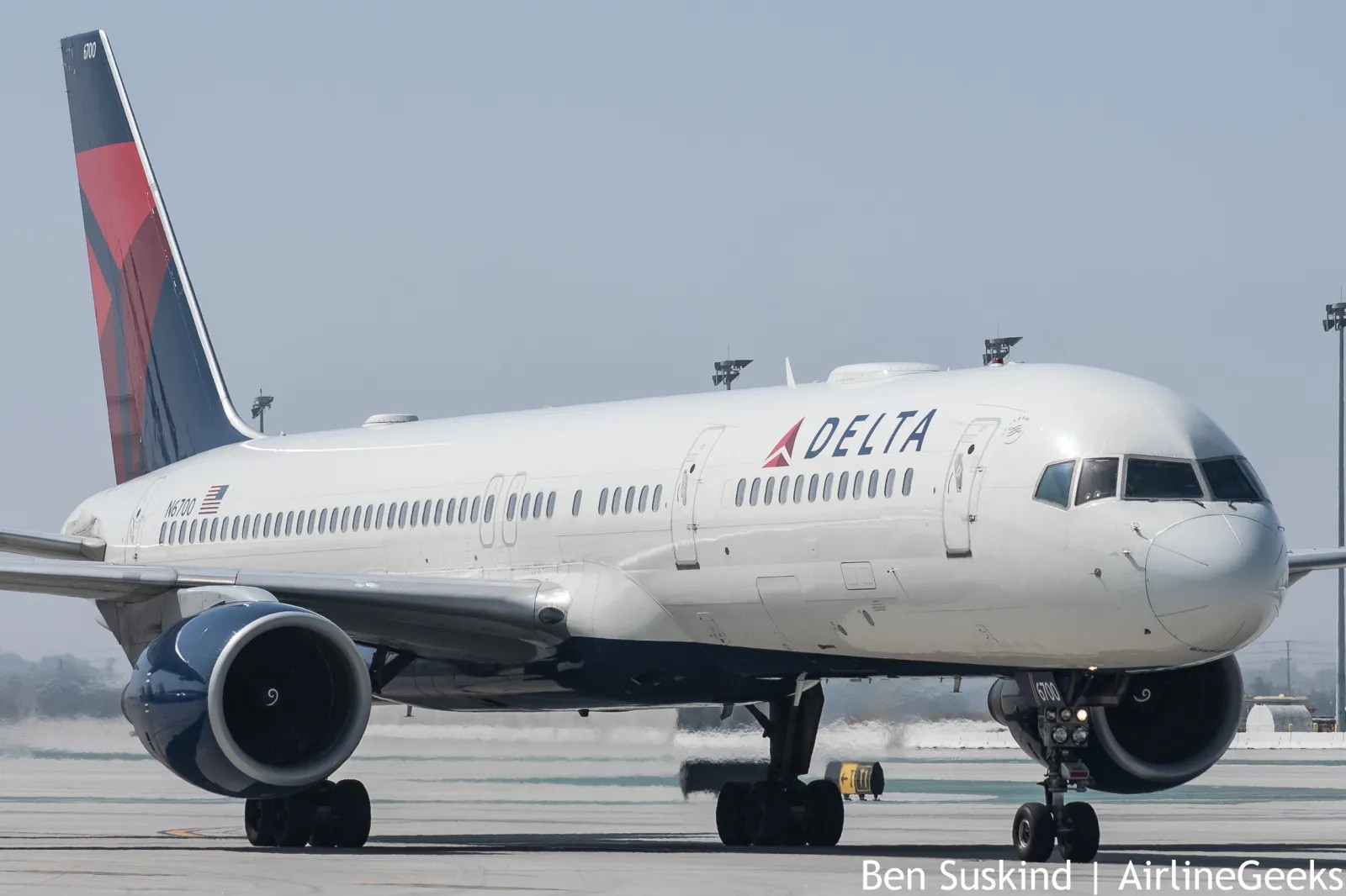 Delta Flight Evacuated After Smoke Reported in Cabin