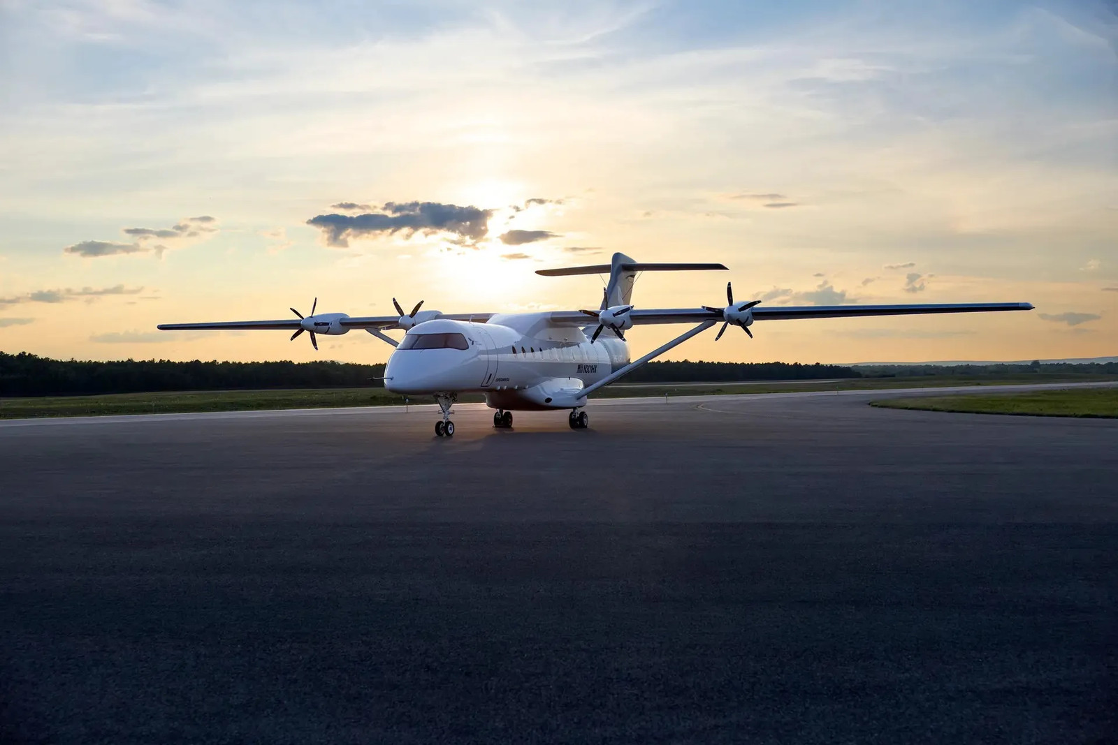 Heart Aerospace Aims to Field Hybrid-Electric ES-30 by 2031