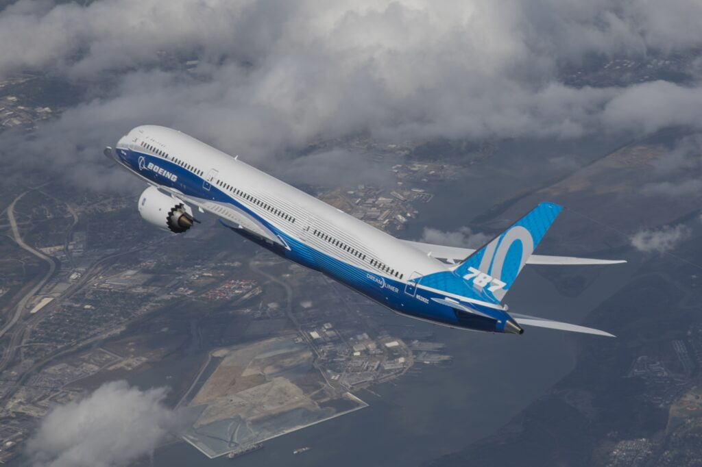 Malaysia Airlines nears order for first-ever Boeing 787 Dreamliners: Bloomberg