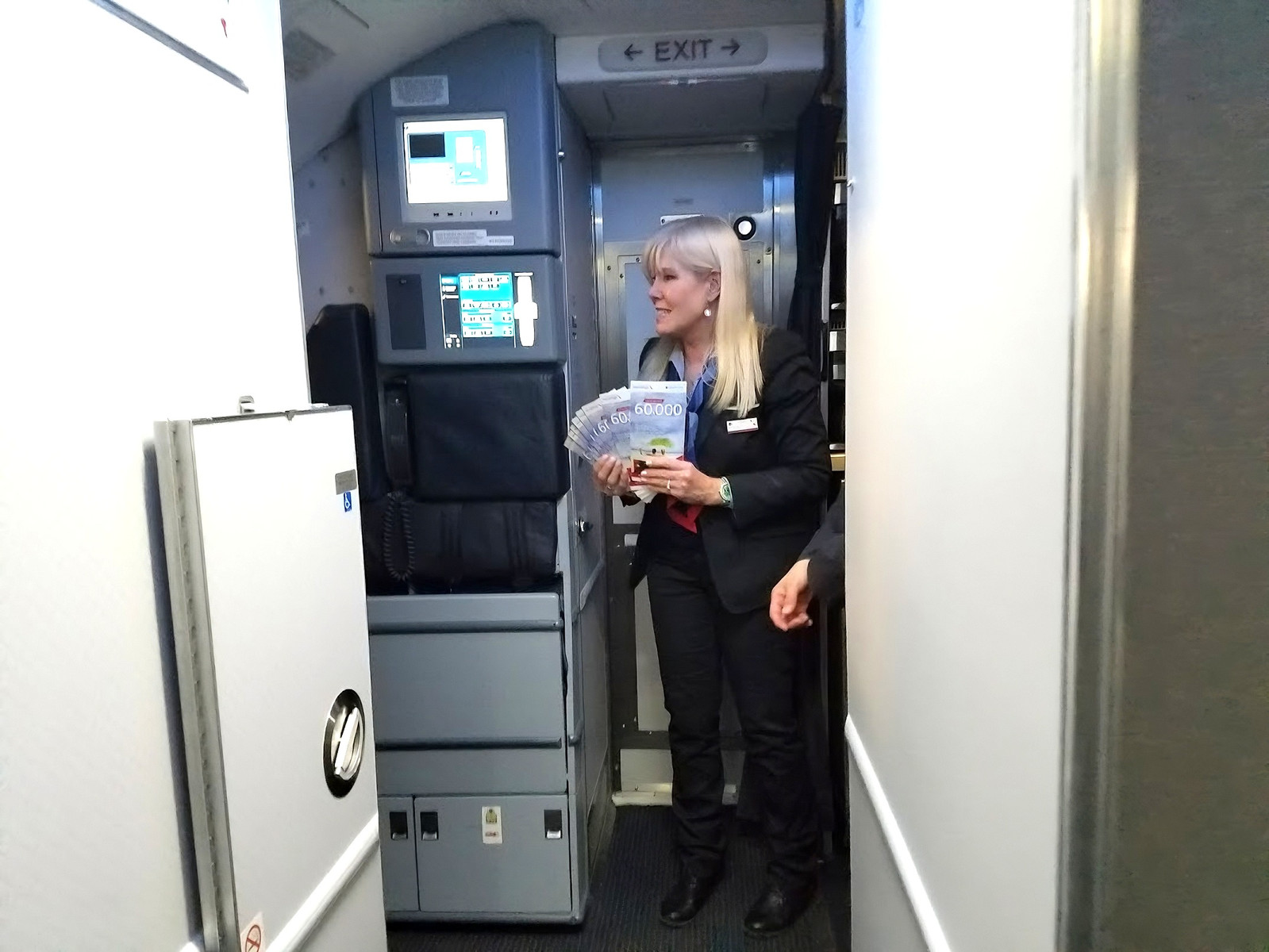 American Airlines Wants Friendlier Flight Attendants — Because Happy Passengers Apply For Credit Cards