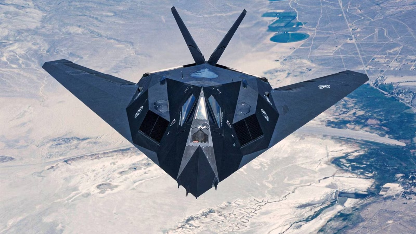 Why The F-117 Nighthawk's Faceted Design Made It Nearly Invisible To 1980s Radar