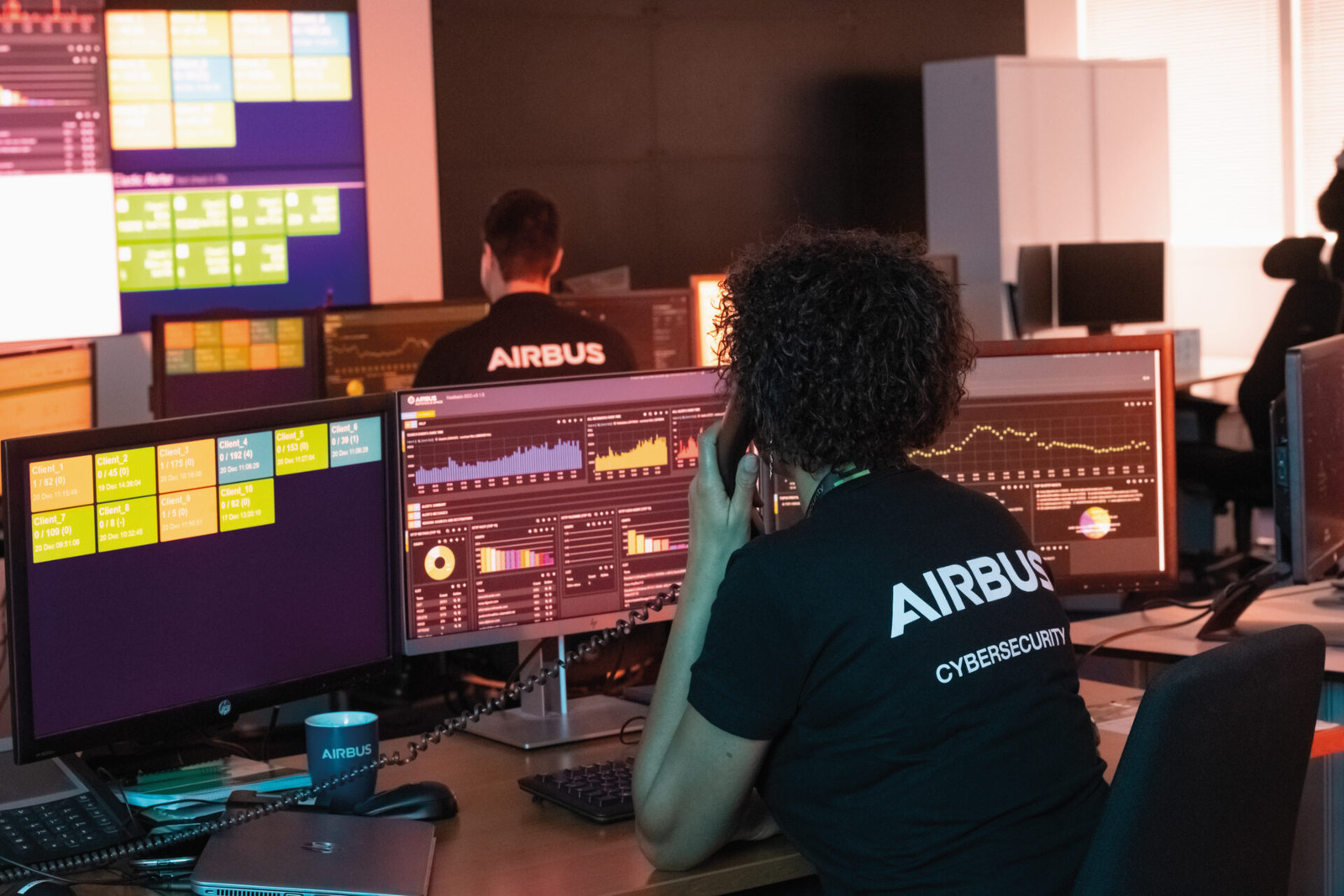 France awards Airbus 25-year deal to secure military networks