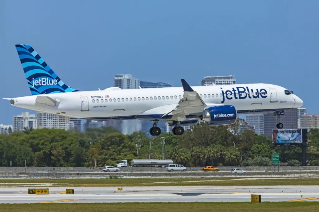 JetBlue Cuts Route to Florida