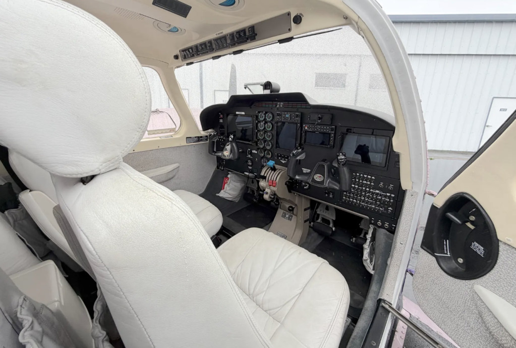This 2001 Piper PA-34-220T Seneca V Is a Well-Kept ‘AircraftForSale’ Top Pick