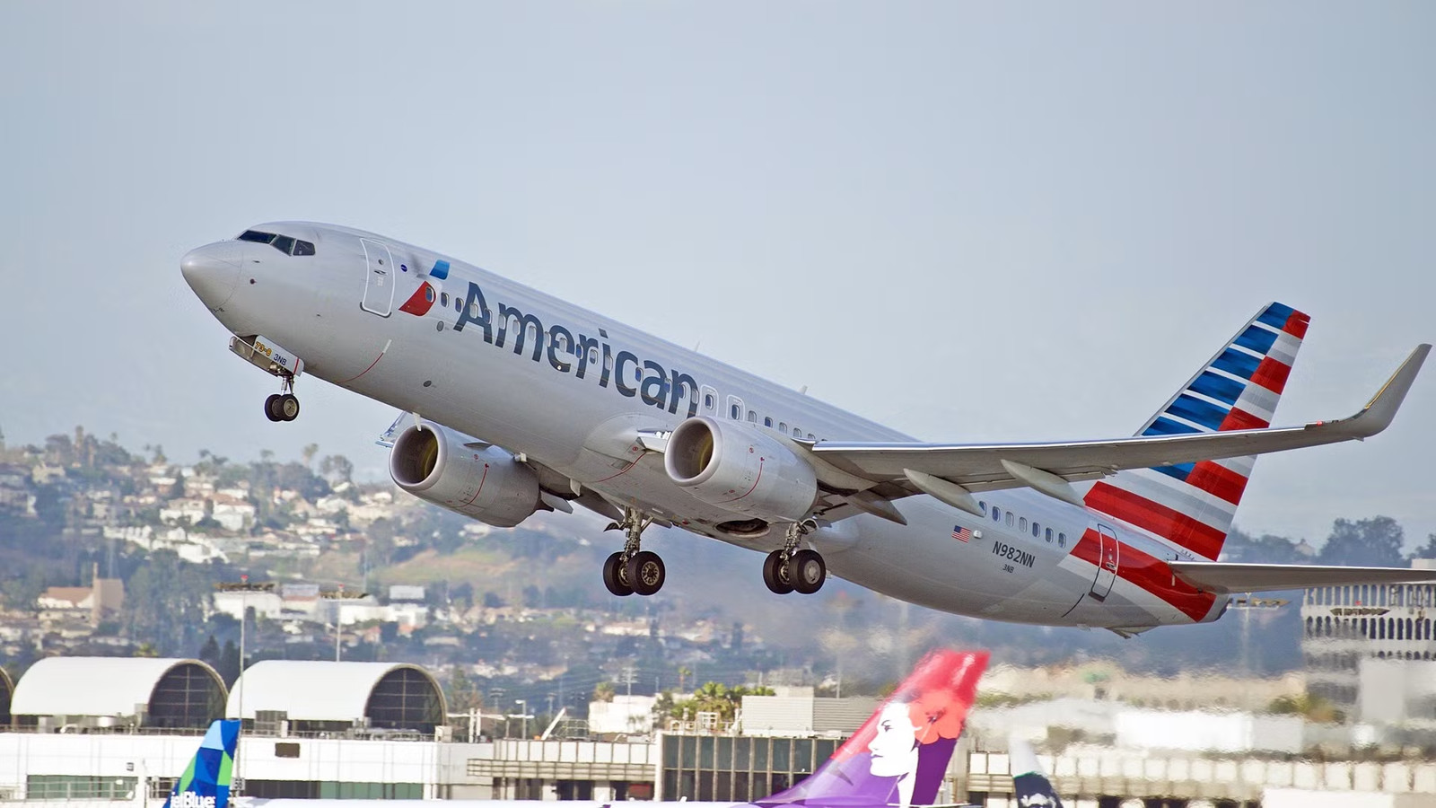 American Airlines’ New Flight Attendant Performance Scoring Draws Scrutiny Over Privacy