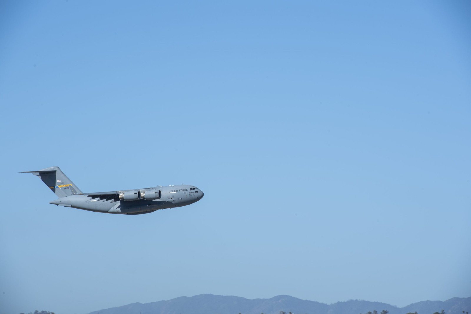 US Air Force C-17 transport lands in Russia without explanation