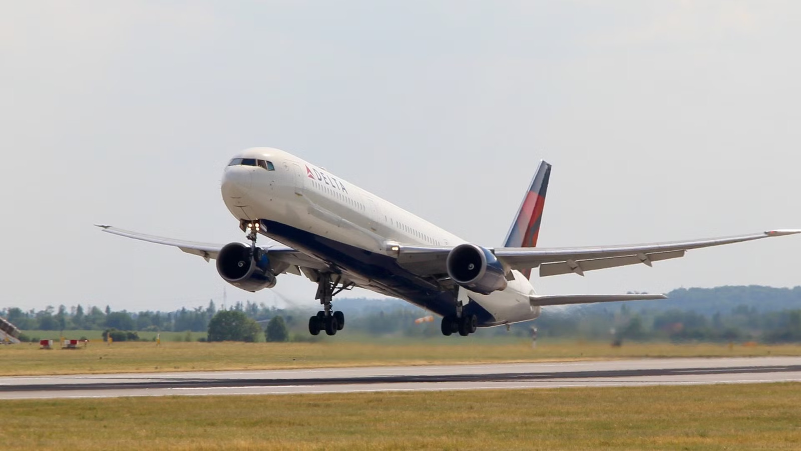 Delta Air Lines To Reportedly Add More Premium Select & Comfort+ Seats On Its Boeing 767-400ERs