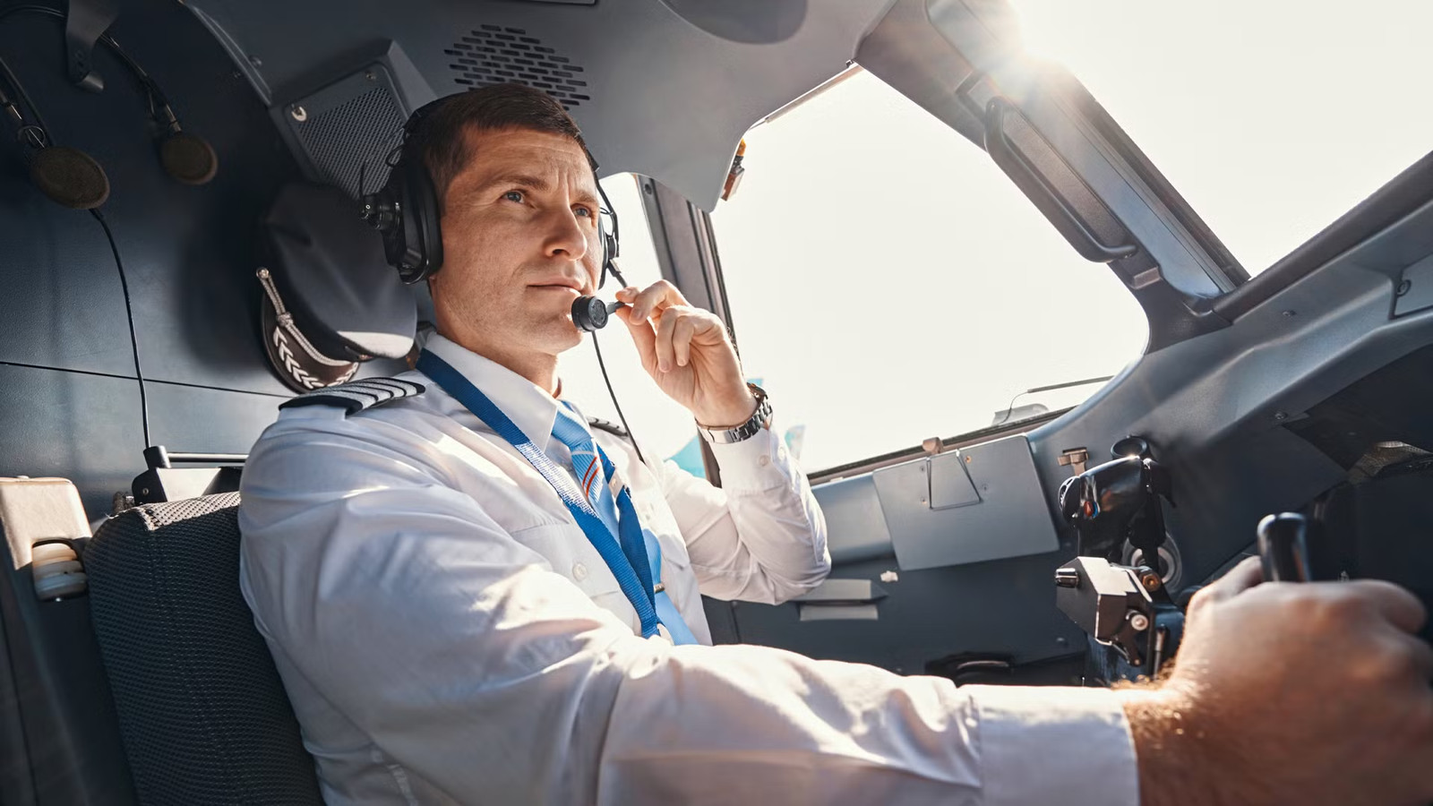 Why The FAA Tells Airline Pilots To Keep Mentally Flying The Aircraft Even With Autopilot On