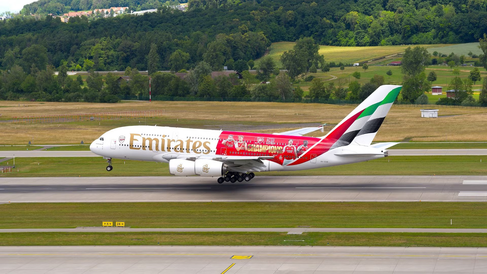 Emirates Recycles Airbus A380 & Boeing 777 Parts In 8-Foot Arsenal FC Badge Sculpture