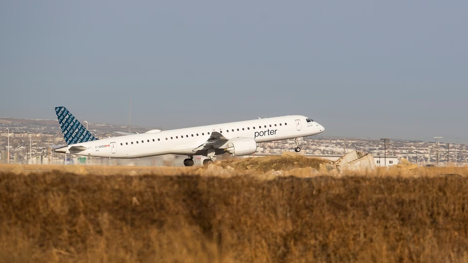 Porter Airlines Flight Canceled After Toddler Stands In Seat, Delaying It Past Curfew