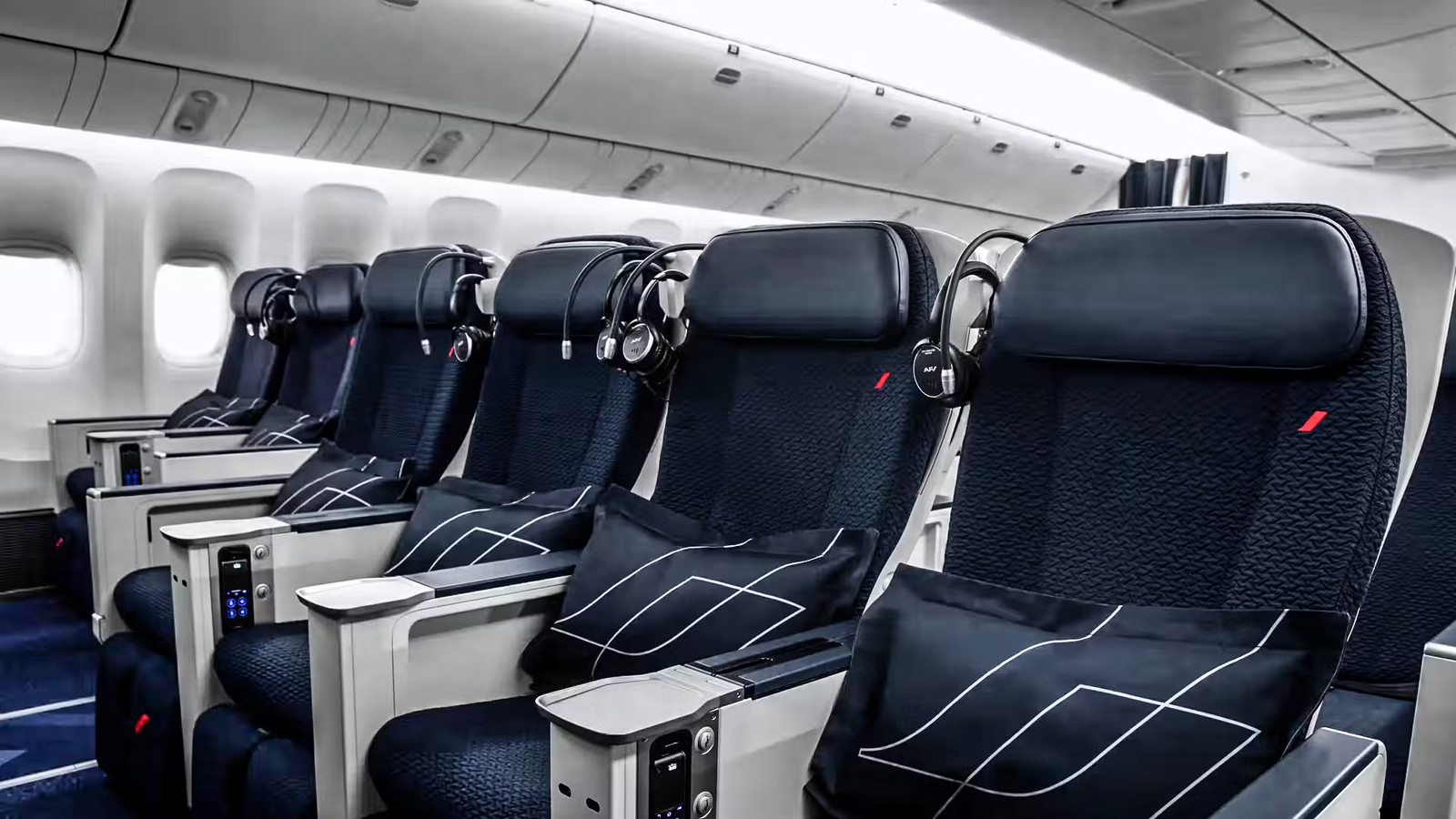 5 Airlines With The World’s Newest Premium Economy Seats