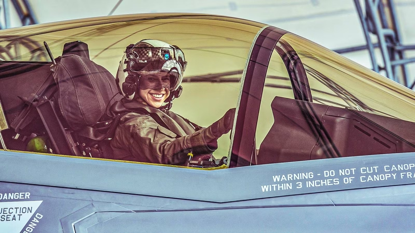 How Much Do US Marine Corps Pilots Make Compared To US Navy Pilots In 2026?