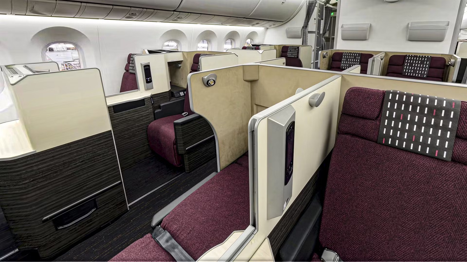 5 Airlines With The World's Best Business Class Seats For Transpacific Flights