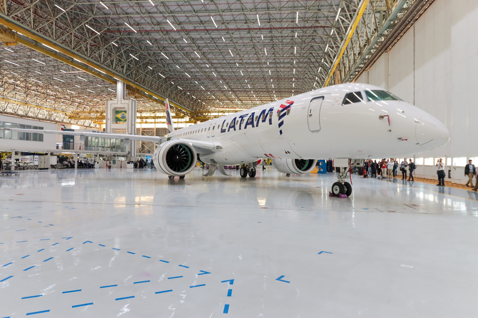 LATAM to debut first Embraer 195-E2 in November