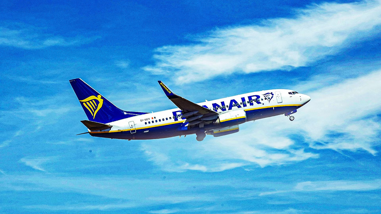The One Boeing 737-700 Hiding In Ryanair's 650 Aircraft Fleet