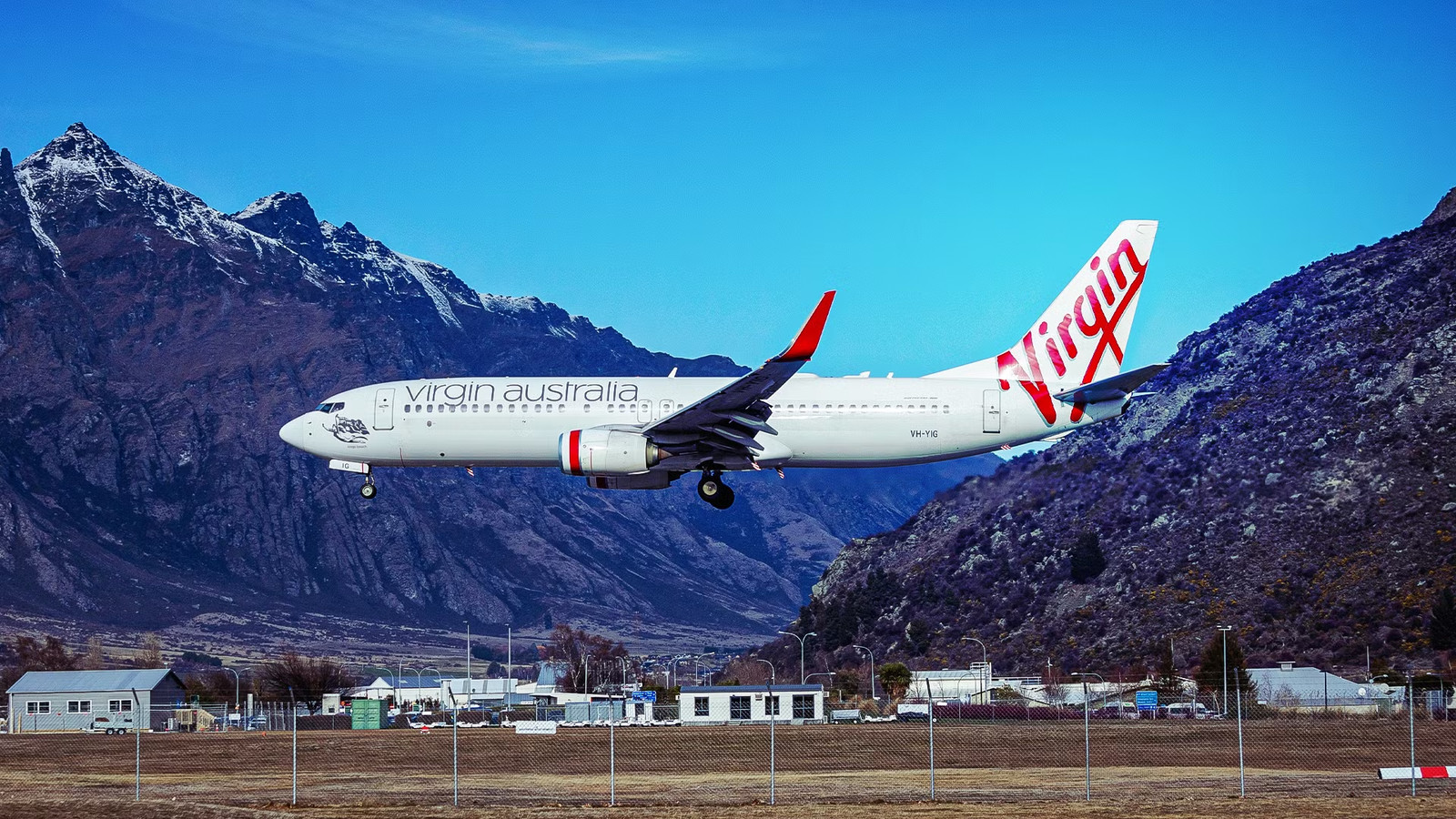 Why Pilots Deliberately Fly A Curved Approach Into Certain Mountain Airports