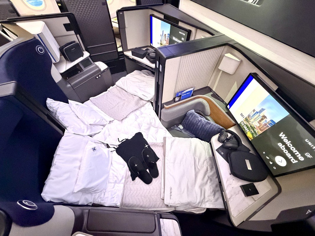 Photo Report: United Airlines New “Elevated” Boeing 787-9