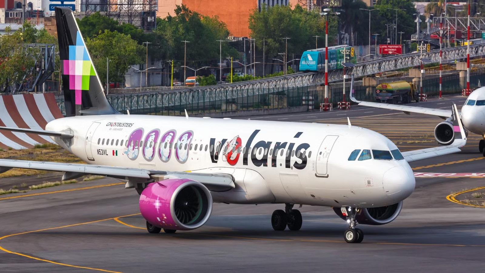 Volaris' Huge US Expansion: 4 New Routes Revealed [List & Map]