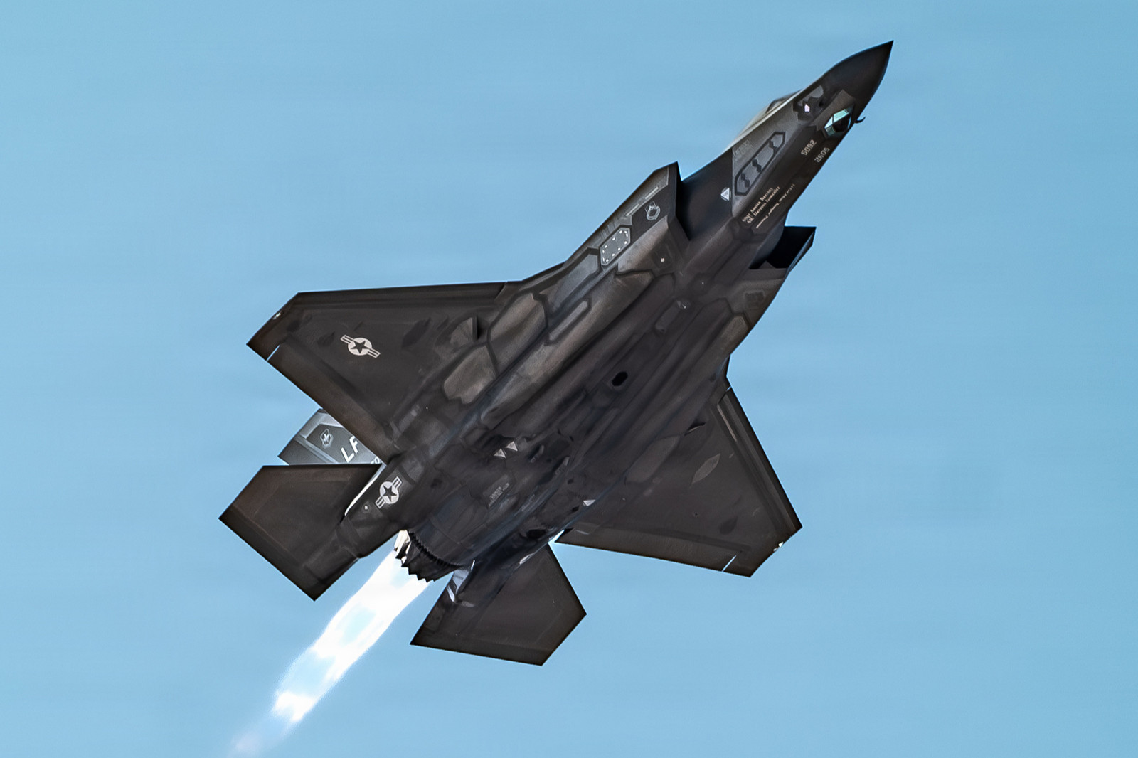 BAE secures electronic warfare contract for next batch of F-35
