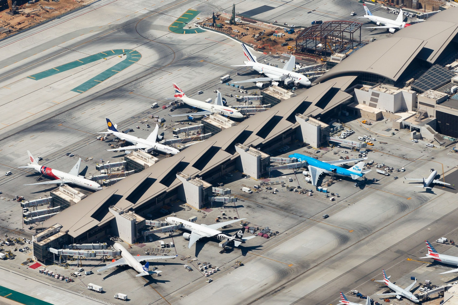 FAA awards $870M for airport infrastructure projects across US