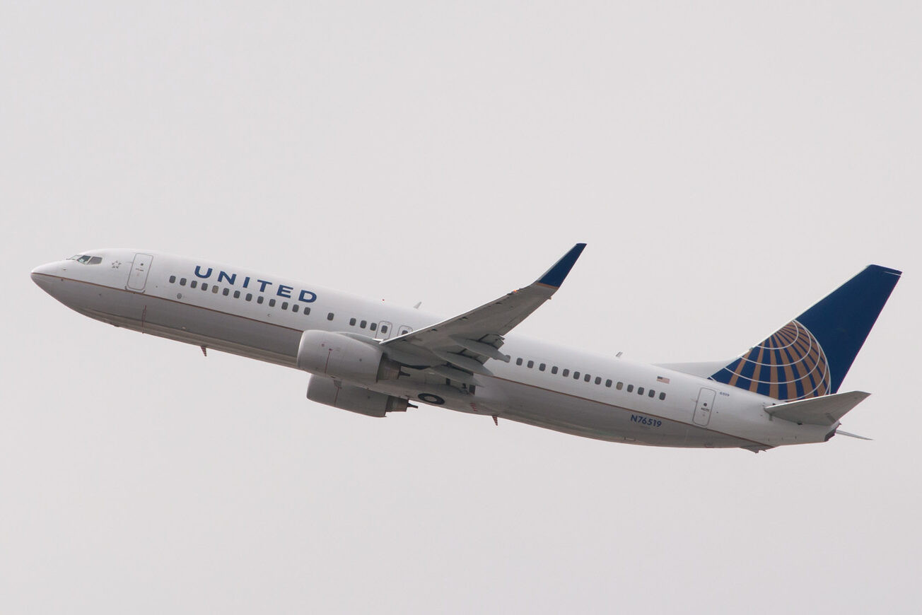 FAA orders checks on nearly 2,000 Boeing 737s after pitch oscillation events