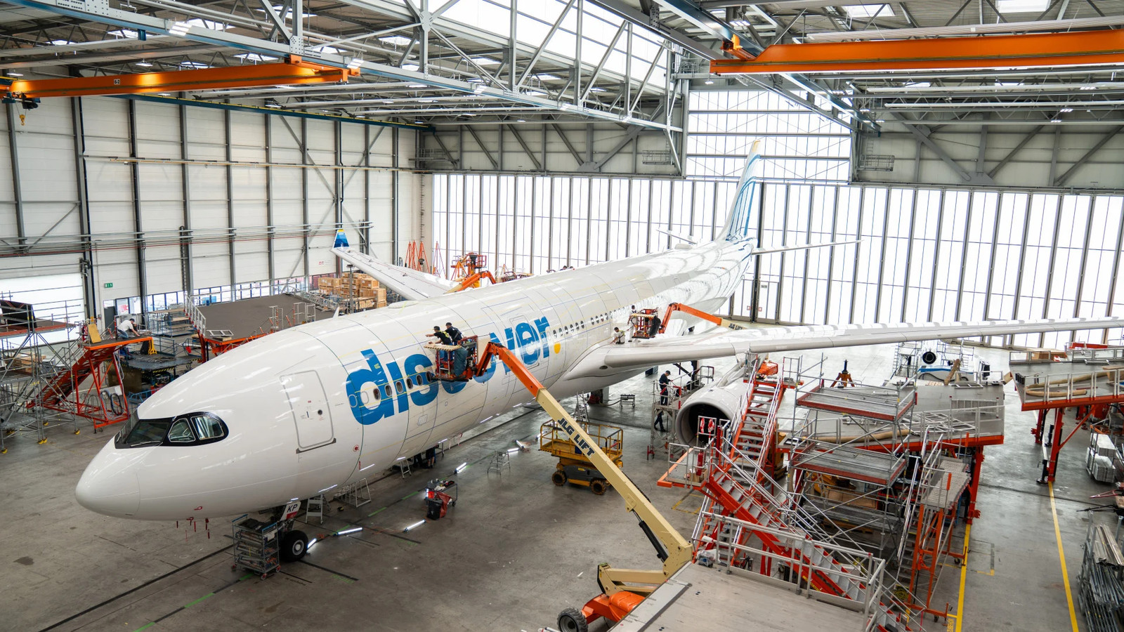 The “Discover Airlines Shark” takes flight