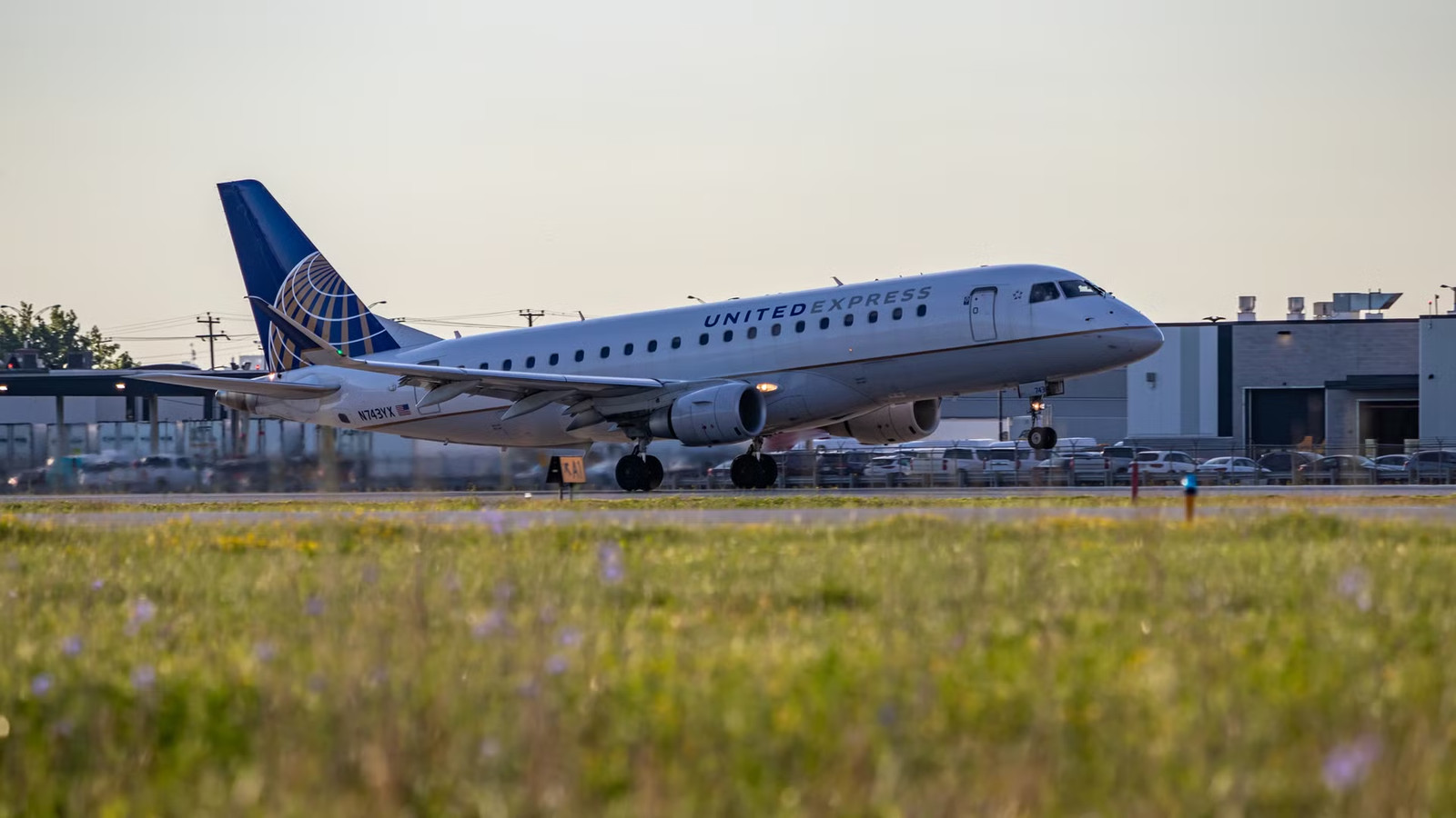 Woman Says United Airlines Didn't Alert Police Over Seatmate's Lewd Act, Gave Only $100 Credit