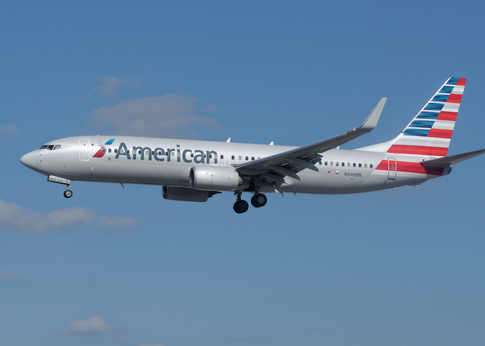 American 737-800s involved in Phoenix conflict had identical callsigns