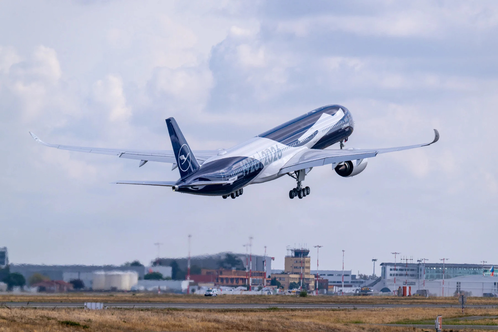Lufthansa to launch A350-1000 flights in December