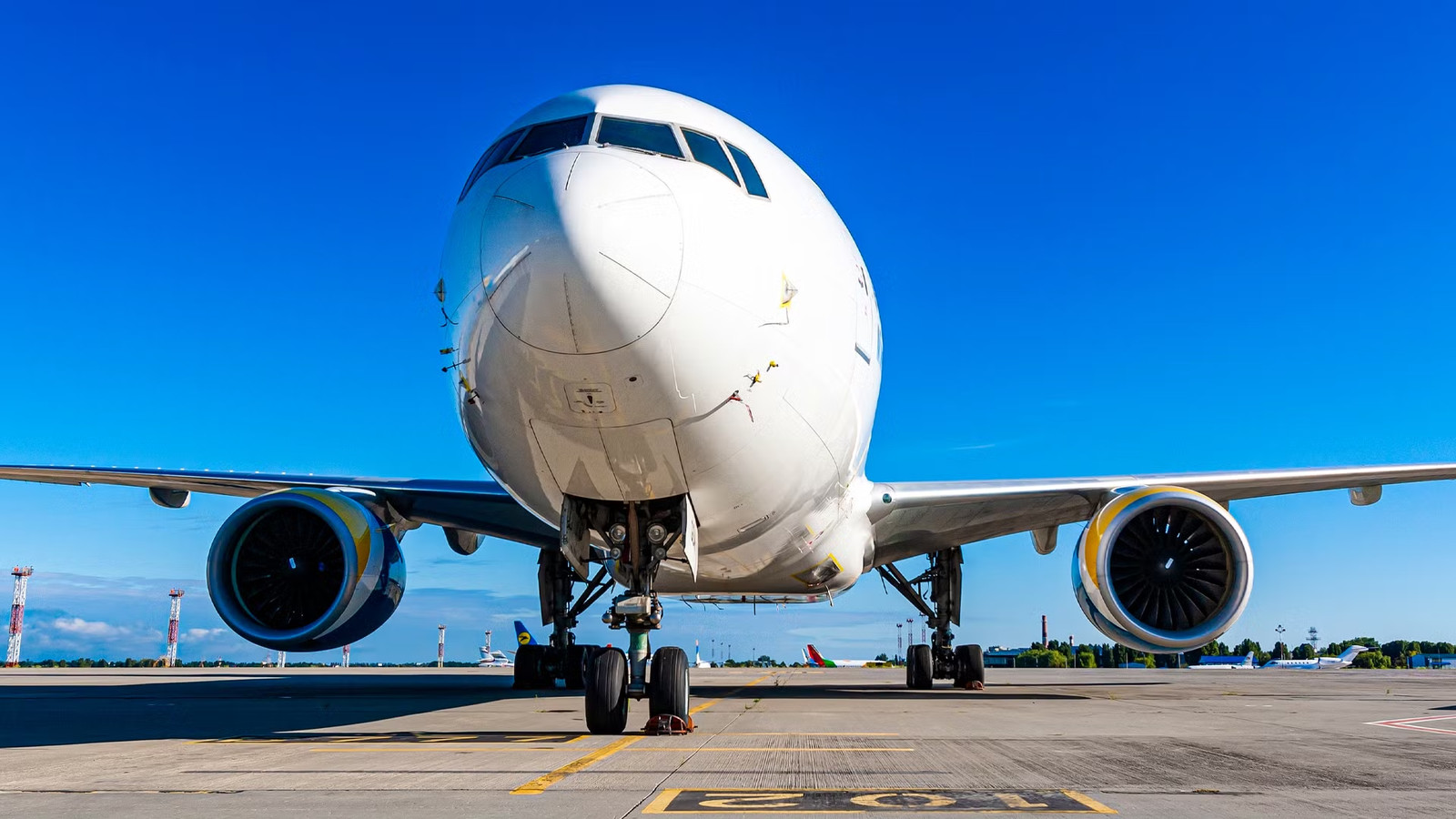 How Pilots Rest & Sleep On The Boeing 777-300ER