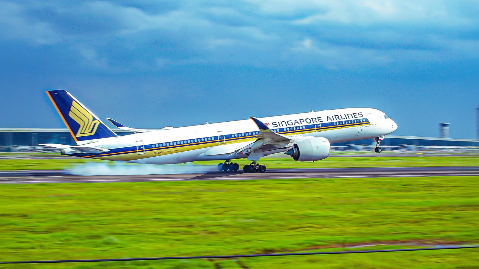 Why The Airbus A350's Carbon Fiber Fuselage Makes It Nearly Impossible To Repair After A Hard Landing