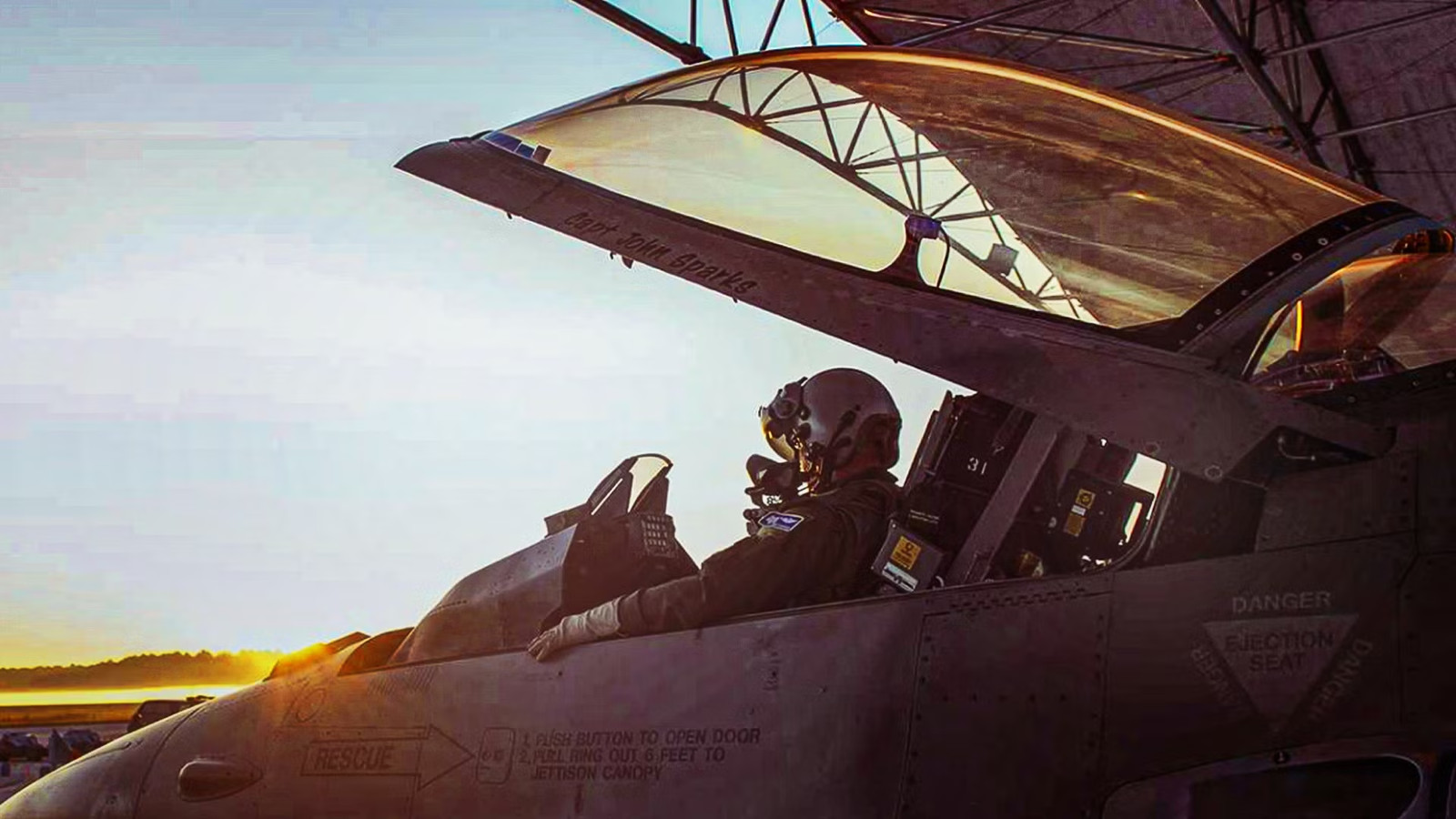 Pension Vs. Paycheck: What US Military Pilots Give Up To Fly For Airlines